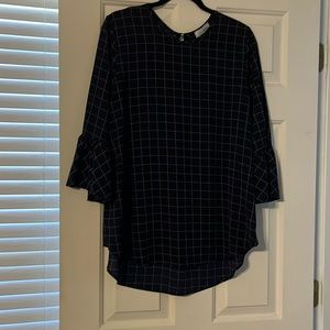 Navy and white grid pattern 3/4 sleeve top